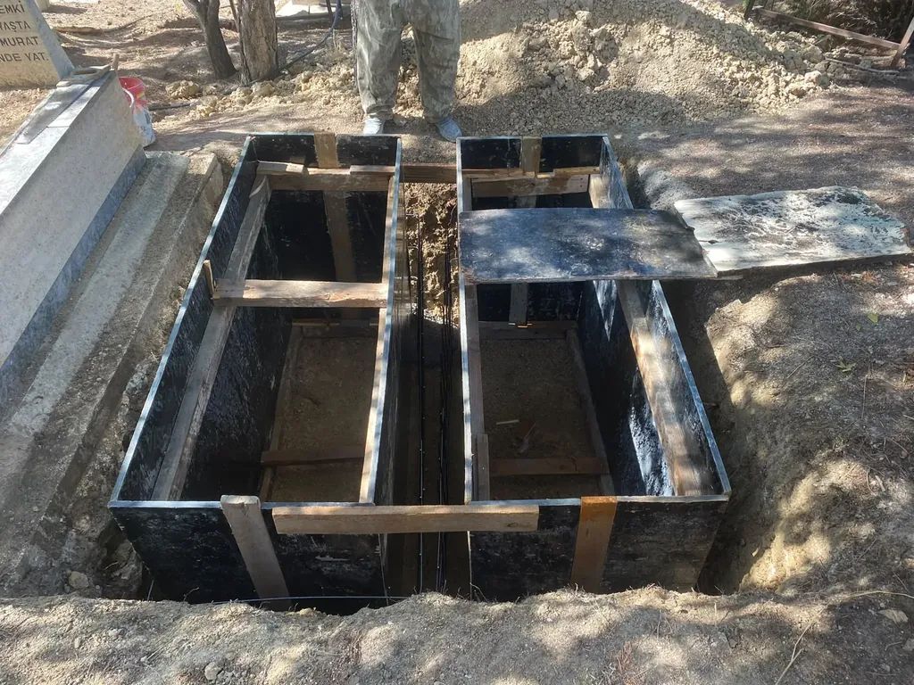Beton hazır kabir kalıp ve montaj çalışması 01 — Mezarcı İsmail, Ankara